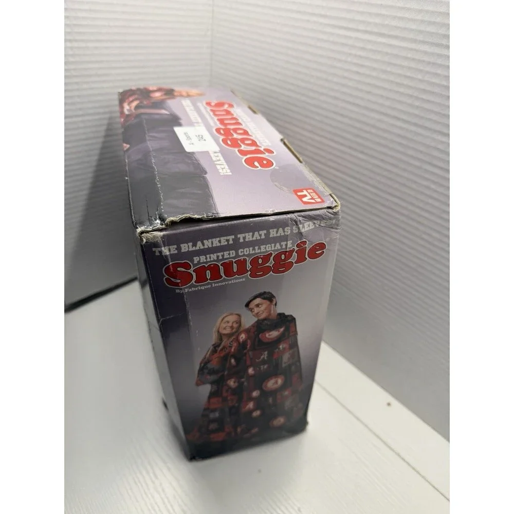 Snuggie by Fabrique Innovations Inc. snuggie pitt